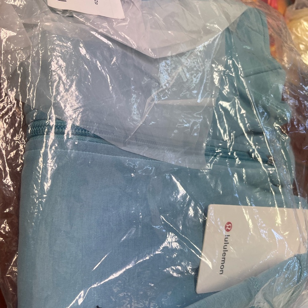 New lululemon softstreme full zip hoodie size 6 washed blue - Picture 2 of 4